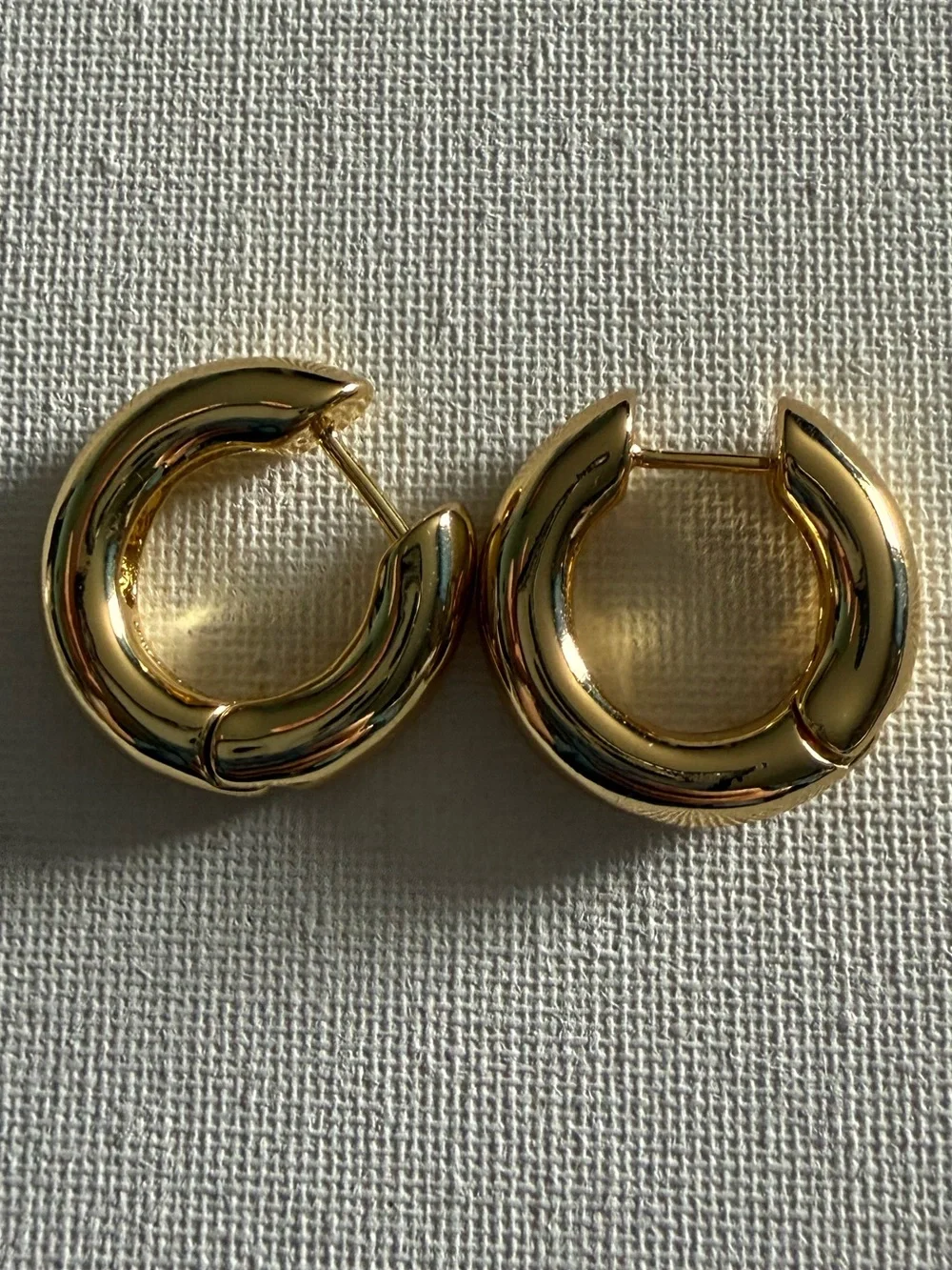NEW BaubleBar Gold Chunky Hoop Earrings
